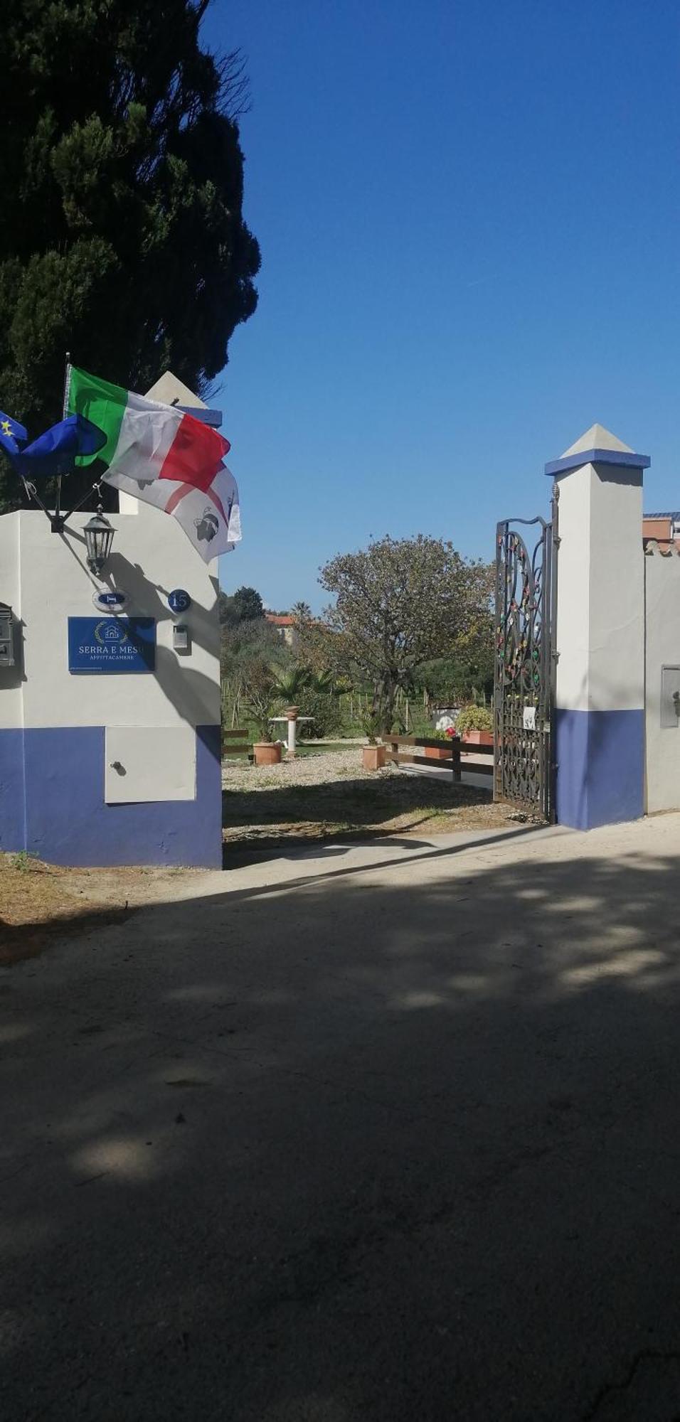 Serra E Mesu Affittacamere Magomadas Kültér fotó